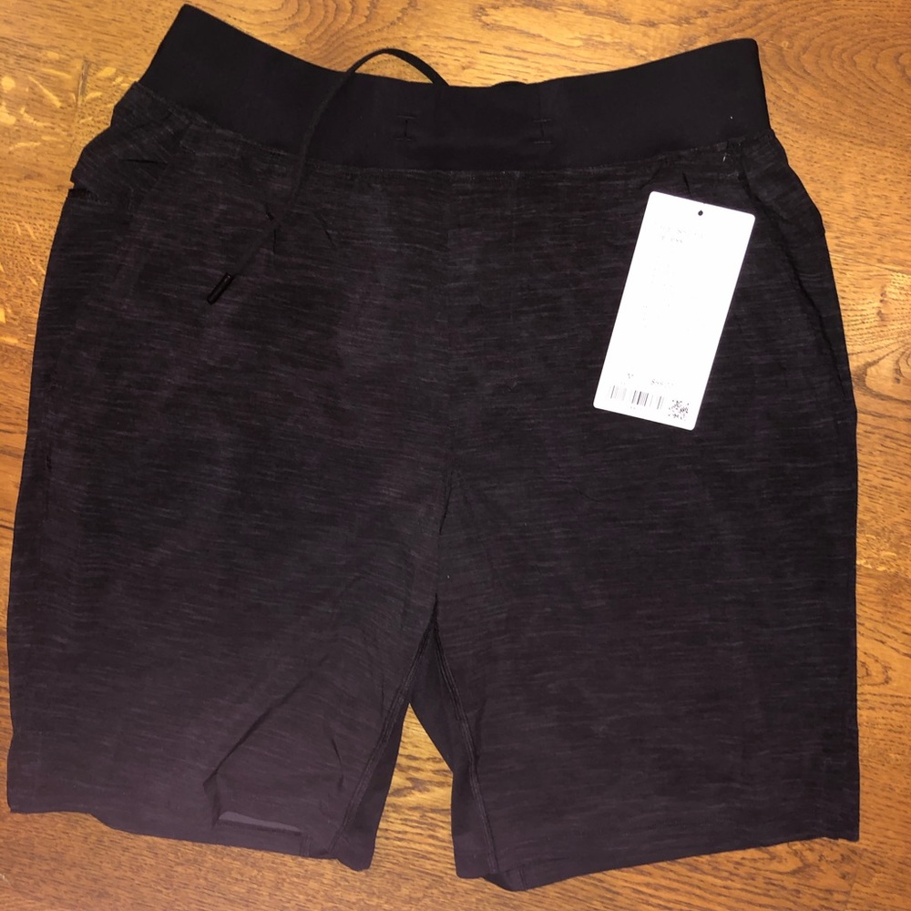 NWT Lulu THE short 9in linerless
